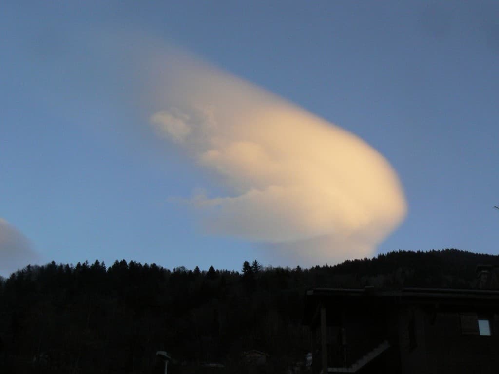 Nuage lenticulaire de toute beauté