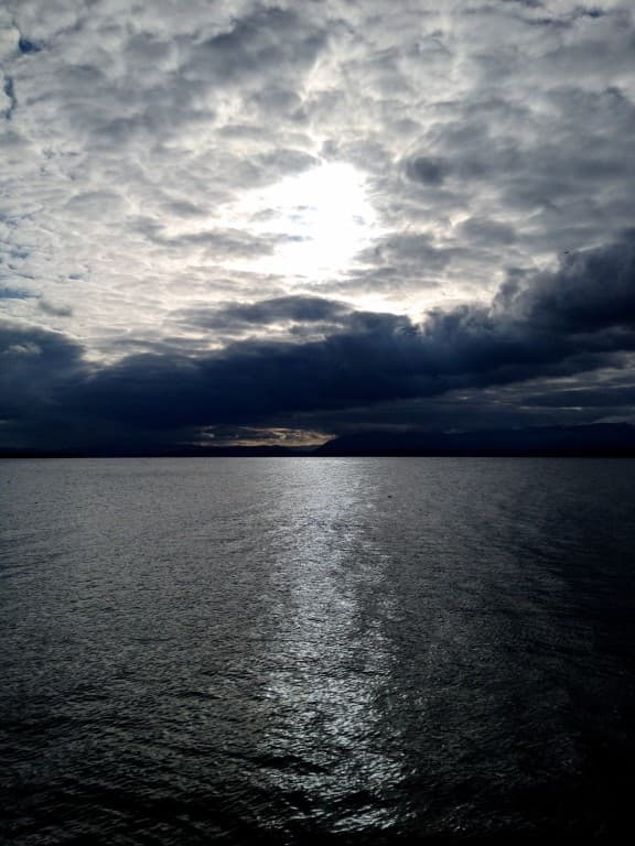 Nuages sombres et mouvants