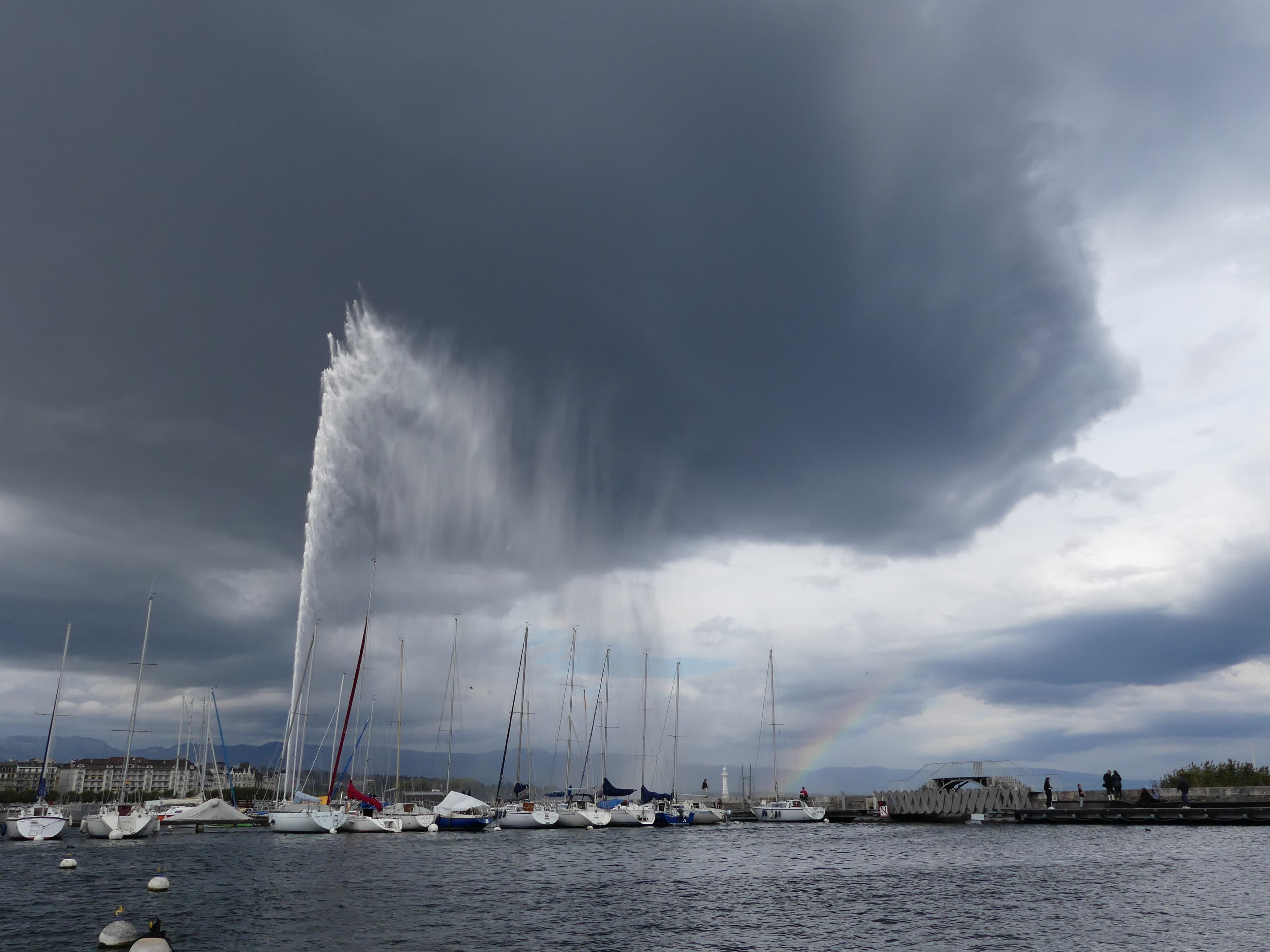 Ciel agité sur la rade de Genève