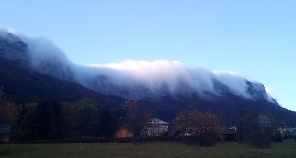 cascade de nuages en Chartreuse