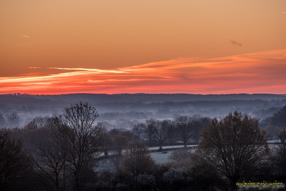 Couleur et brume dans la vallée