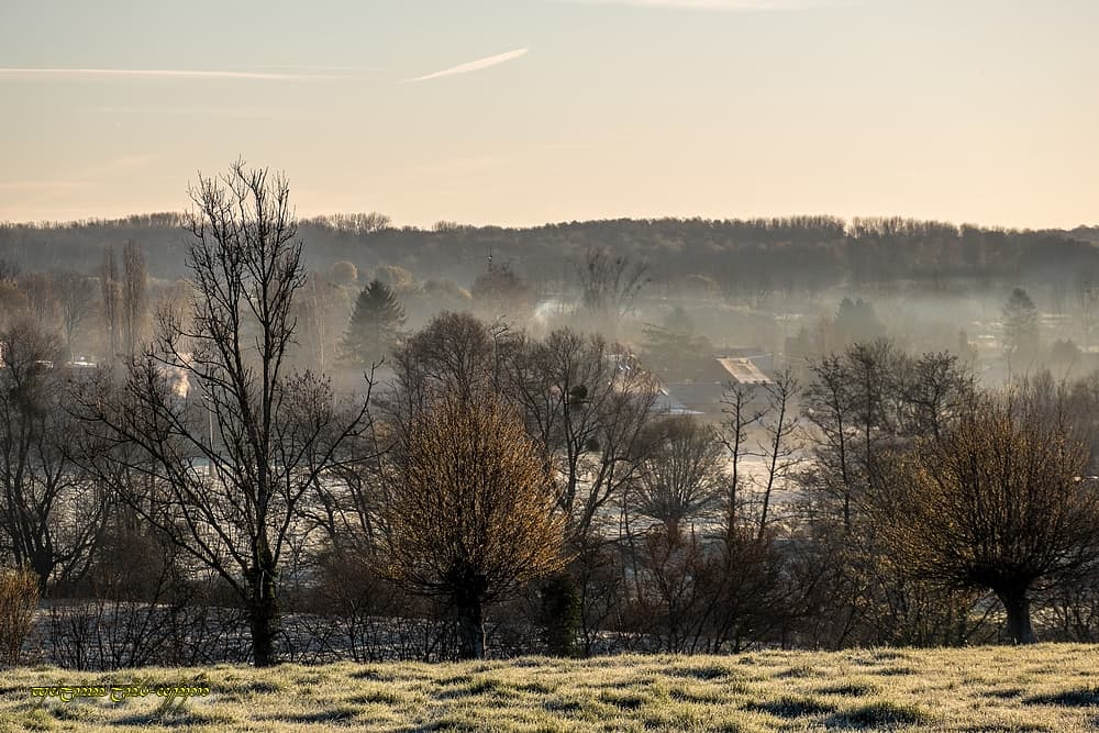 Les fraîches brumes dans la vallée