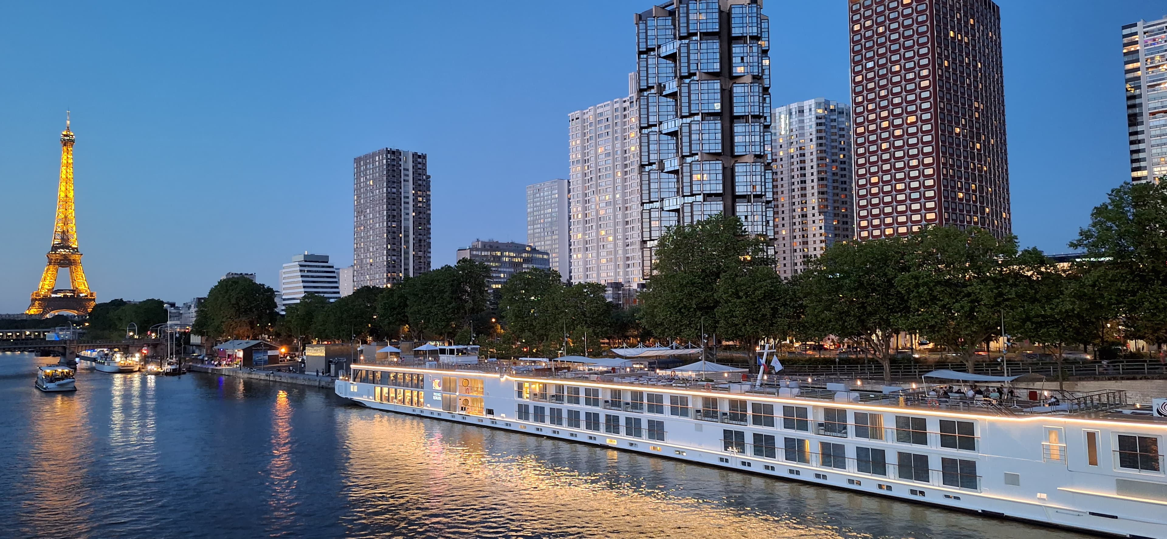Soirée d'été lumineuse et douce
