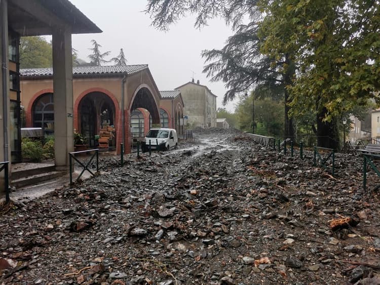 Image d'illustration pour Orages, inondations, tornades : week-end d'intempéries dans le Sud-Est