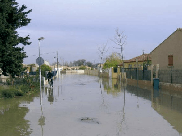 Image d'illustration pour Décembre 2003 : inondations et crue historique du Rhône