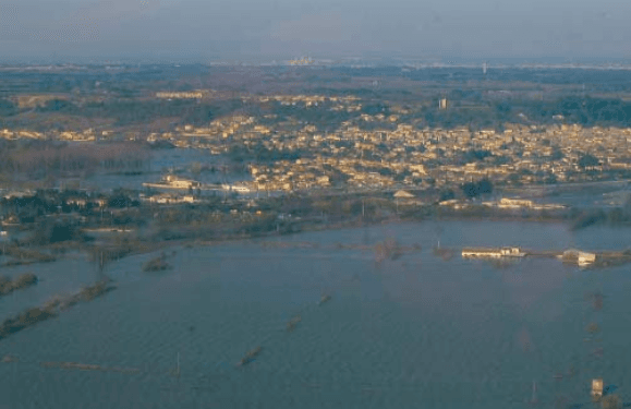Image d'illustration pour Décembre 2003 : inondations et crue historique du Rhône