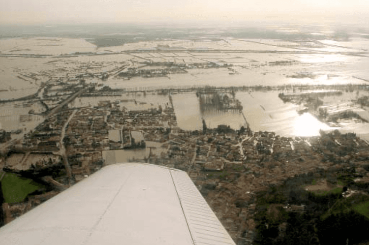 Image d'illustration pour Décembre 2003 : inondations et crue historique du Rhône